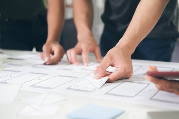 Quelles applications recommander pour créer et partager des listes de lecture musicales avec vos amis et votre famille ?